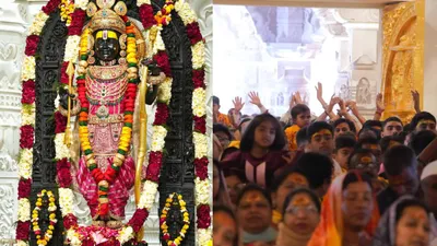 ram mandir holi  अयोध्या में विराजे रामलला की पहली होली  भगवान से लेकर भक्त तक गुलाल में रंगे