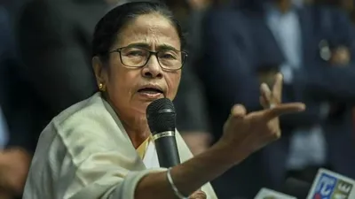 सियासी मजबूरी ने पैदा की दूरी  आज इंडिया गठबंधन की बैठक में शामिल नहीं हो रहीं ममता