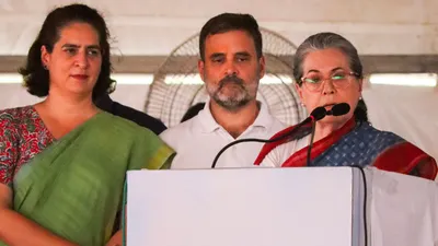राहुल के समर्थन में सोनिया गांधी ने दिया बेहद इमोशनल भाषण  मंच पर मां के बराबर में खड़े रहे दोनों भाई बहन
