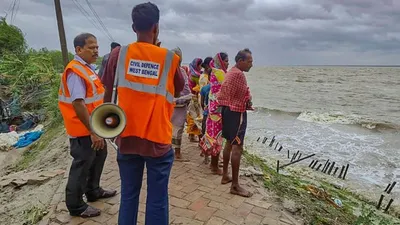 cyclone remal  पश्चिम बंगाल और बांग्लादेश के तटीय क्षेत्र में  रेमल  की लैंडफॉल प्रक्रिया जारी