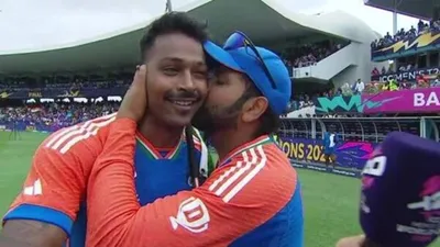 rohit sharma ने फाइनल जीतने के बाद भुलाई  कड़वाहट   हार्दिक पांड्या को चूमा और गले लगाया  देखें video