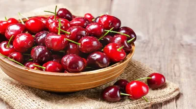 1 महीने तक चेरी का सेवन करने से सेहत पर कैसा होता है असर  जानिए cherry की न्यूट्रिशन प्रोफाइल और फायदे