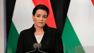  मैंने गलती की…   हंगरी की राष्ट्रपति ने दिया इस्तीफा  बच्चों का यौन शोषण करने वाले दोषी की सजा माफ कर पछताईं