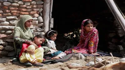 blog  कठिन चुनौती बनती बाल भुखमरी  कुपोषण के मामले में पड़ोसी देश पाकिस्तान से भी खराब स्थिति में भारत