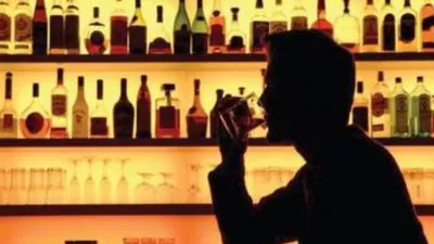 शराबी पति को सबक सिखाने के लिए खुद शराब पीने की एक्टिंग करने लगी पत्नी  जानिए फिर क्या हुआ