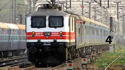 holi special trains 2024  होली पर रेलवे का तोहफा  यूपी बिहार जाने वालों की टेंशन खत्म  हो गया स्पेशल ट्रेनों का ऐलान