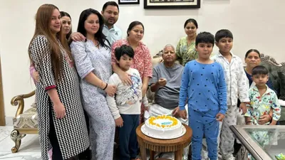lalu yadav birthday  77वां जन्मदिन मना रहे लालू प्रसाद यादव  जानें यादव परिवार में कौन सबसे ज्यादा अमीर  किसके पास कितनी संपत्ति