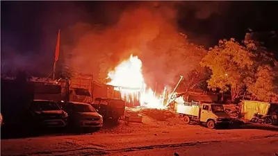 jamshedpur violence  जमशेदपुर में आगजनी और पत्थरबाजी के बाद धारा 144 लागू  धार्मिक झंडे के अपमान पर भड़का दंगा