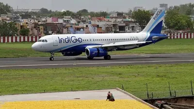 दिल्ली के इंदिरा गांधी एयरपोर्ट पर टैक्सीवे से भटका indigo का विमान  कुछ देर के लिए ब्लॉक हुआ रनवे
