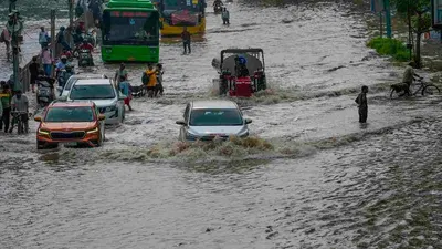 delhi floods  बाढ़ नियंत्रण को लेकर 2 साल से नहीं बुलाई गई बैठक  राजनिवास सूत्रों ने लगाया दिल्ली सरकार पर बड़ा आरोप